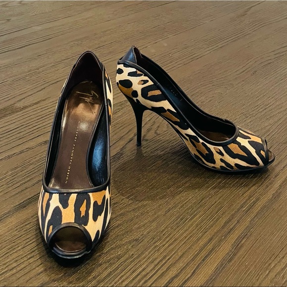 Giuseppe Zanotti Peep Toe Pumps - Picture 1 of 7
